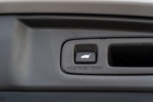 Vehicle image 20 of 40
