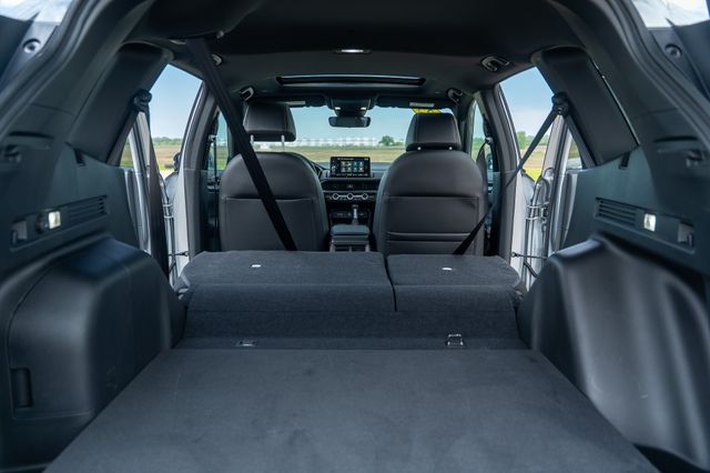 Vehicle image 19 of 40