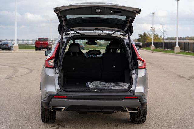 Vehicle image 17 of 40