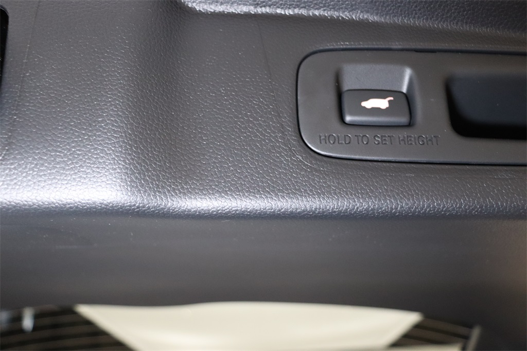 Vehicle image 25 of 25