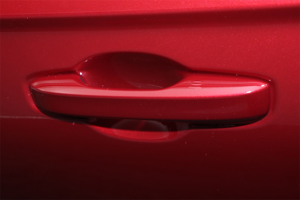 Vehicle image 4 of 25