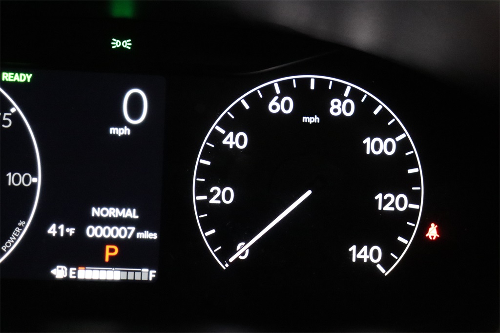 Vehicle image 18 of 25
