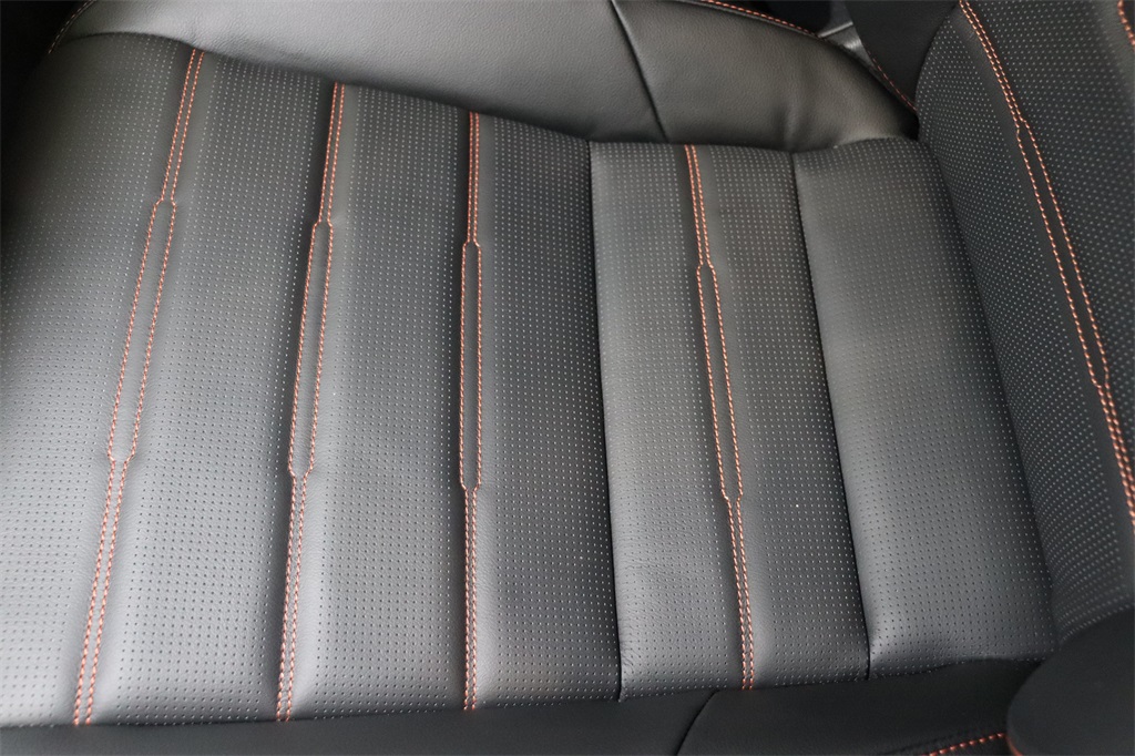 Vehicle image 8 of 25