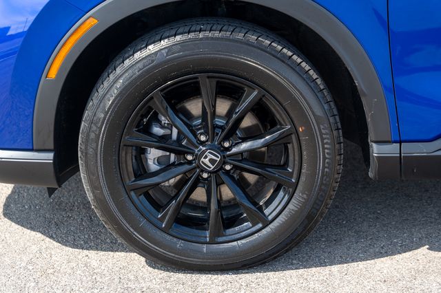Vehicle image 10 of 40