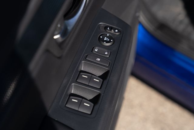 Vehicle image 23 of 40