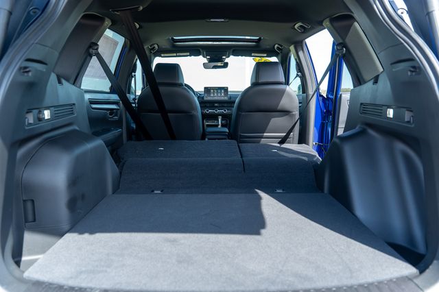 Vehicle image 18 of 40