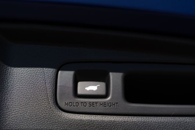 Vehicle image 20 of 40