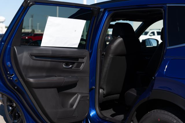 Vehicle image 21 of 40