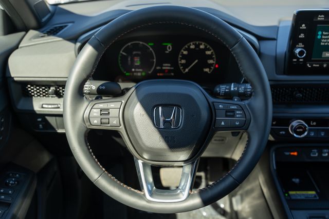 Vehicle image 17 of 40