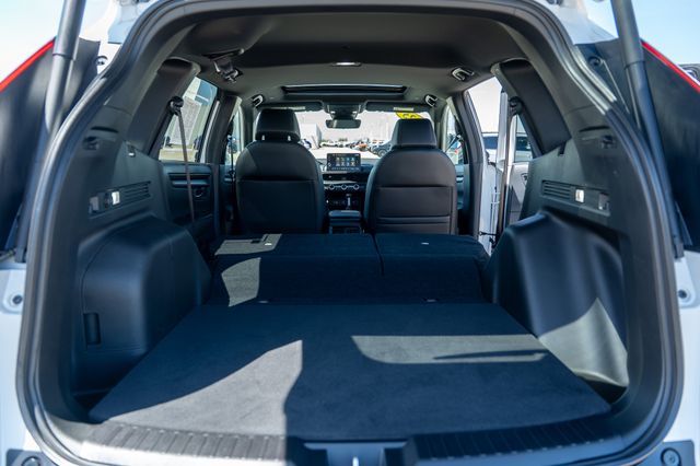 Vehicle image 14 of 40