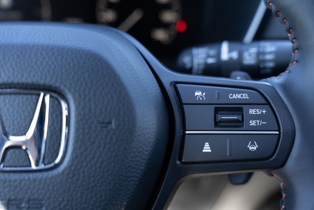 Vehicle image 29 of 40