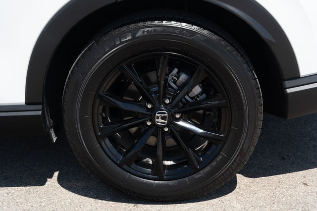 Vehicle image 11 of 40