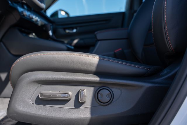 Vehicle image 27 of 40