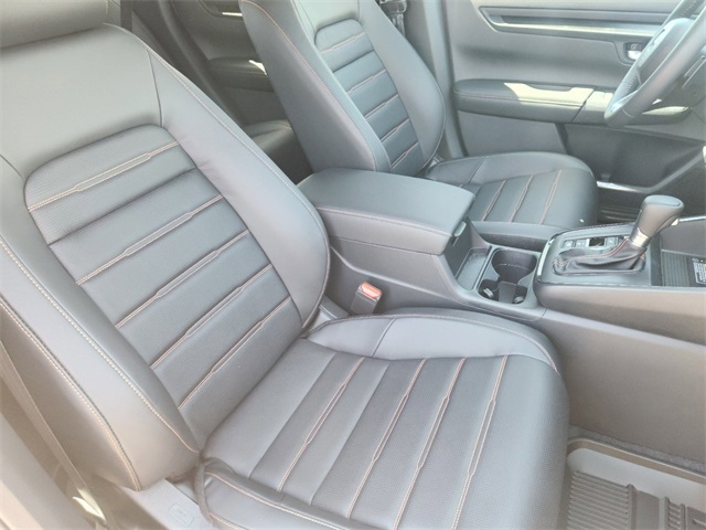 Vehicle image 21 of 24