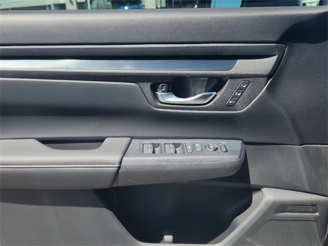 Vehicle image 14 of 24