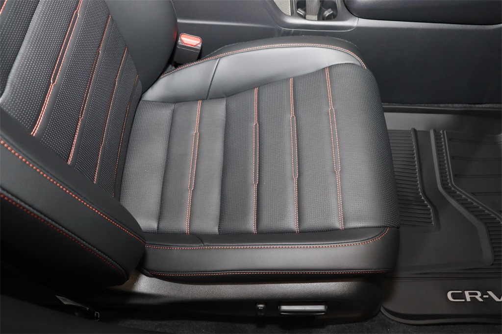 Vehicle image 23 of 25