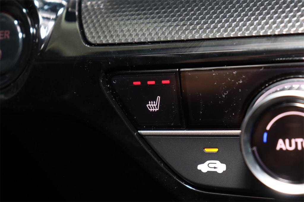 Vehicle image 20 of 25