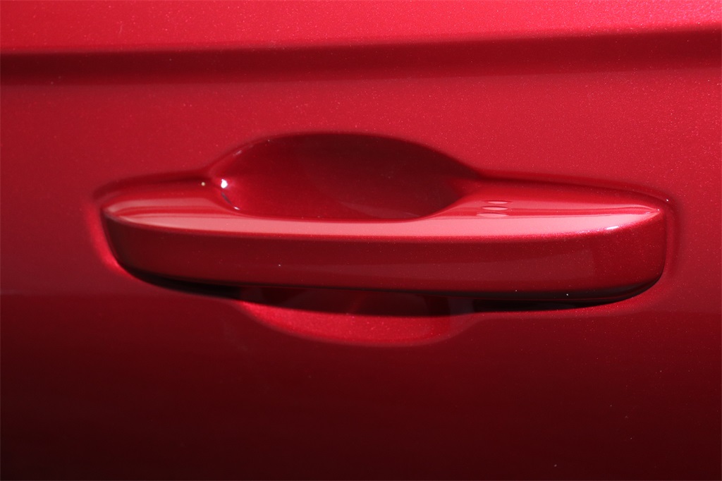 Vehicle image 4 of 25
