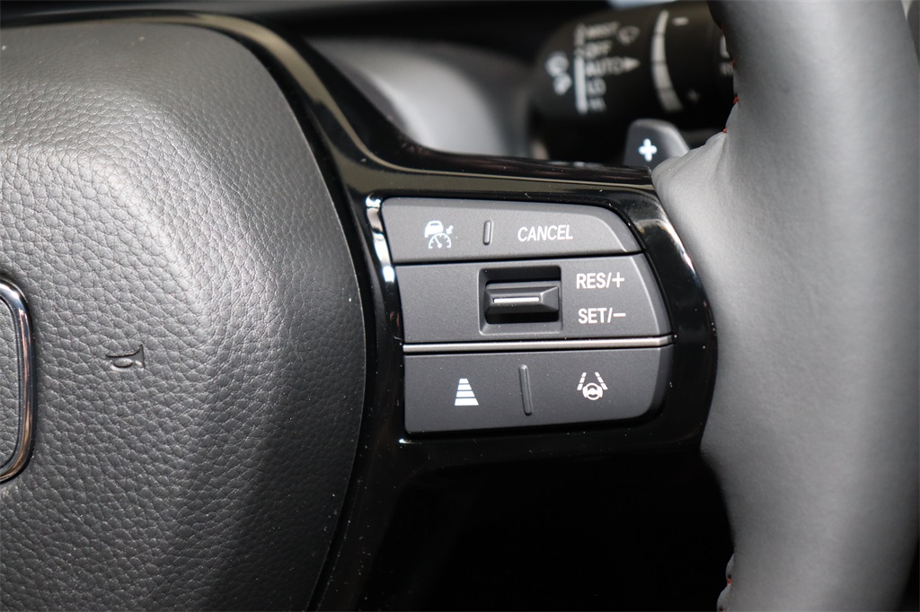 Vehicle image 14 of 25