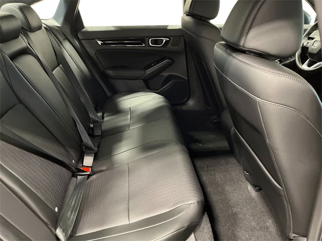Vehicle image 26 of 27