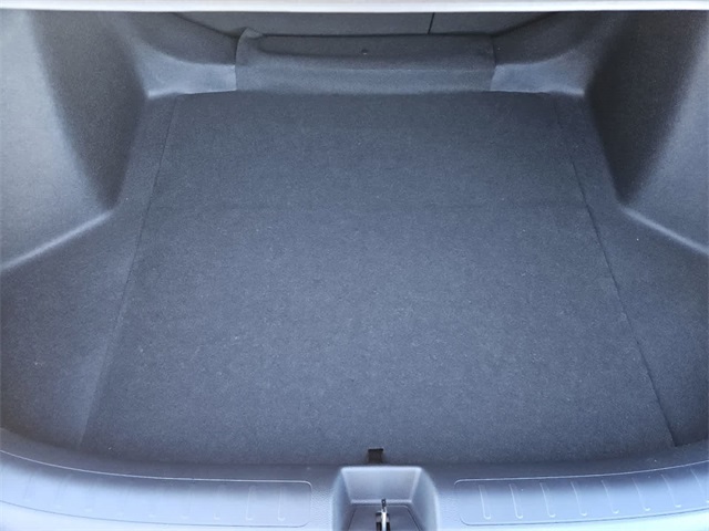 Vehicle image 11 of 27