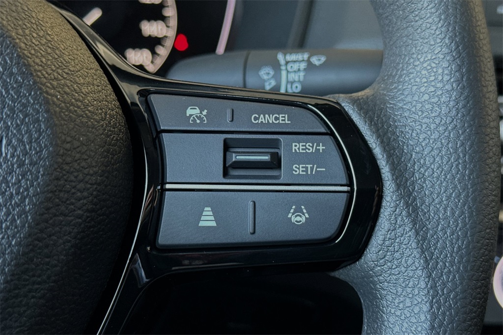 Vehicle image 26 of 31