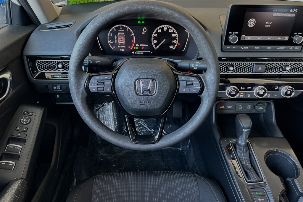 Vehicle image 15 of 31