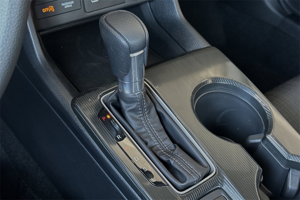 Vehicle image 22 of 31