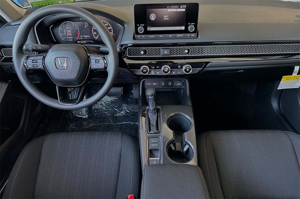 Vehicle image 14 of 31