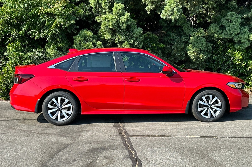 Vehicle image 5 of 31