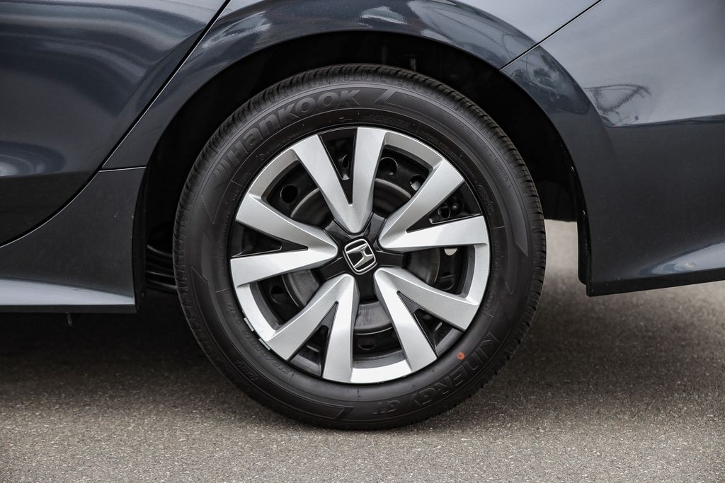 Vehicle image 10 of 26