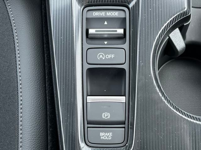 Vehicle image 30 of 34
