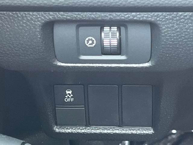 Vehicle image 19 of 34