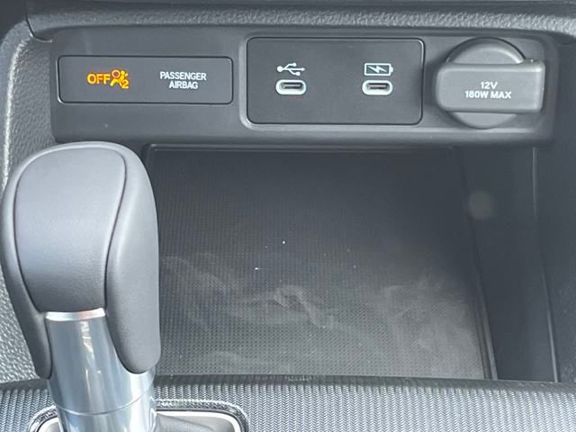 Vehicle image 28 of 34
