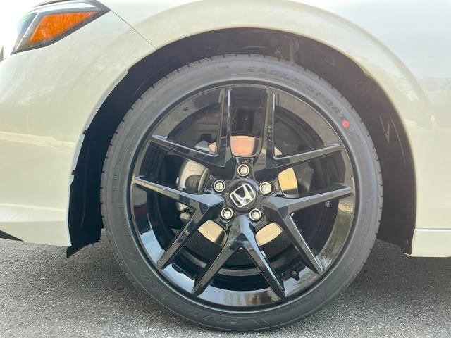 Vehicle image 9 of 34