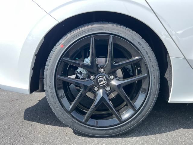Vehicle image 12 of 34