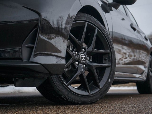 Vehicle image 5 of 23