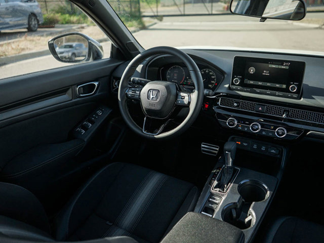 Vehicle image 12 of 23