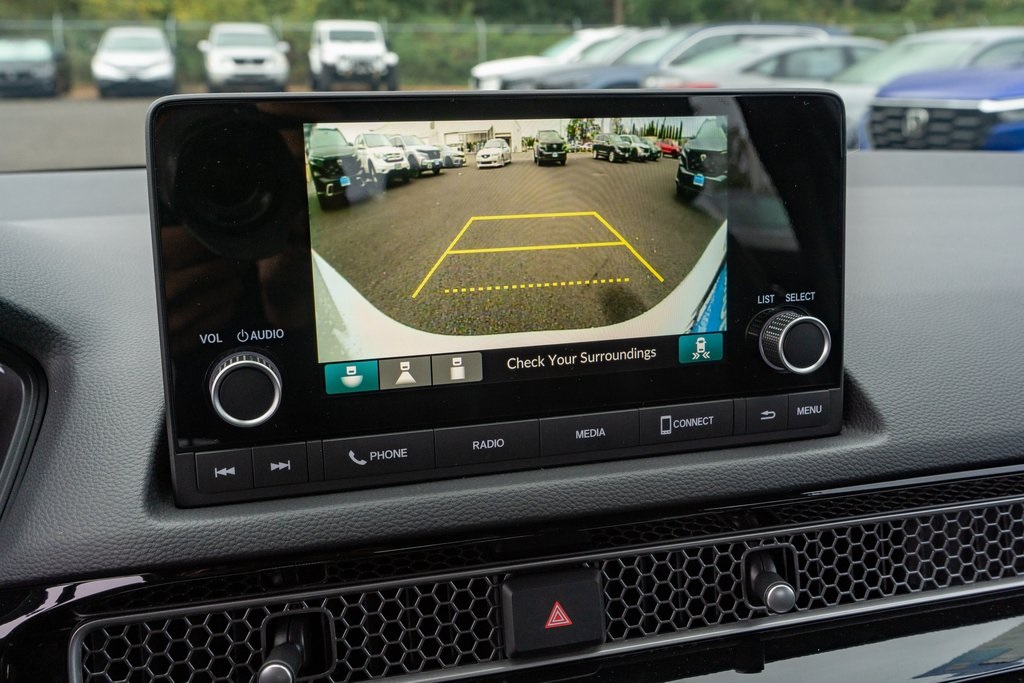 Vehicle image 25 of 27
