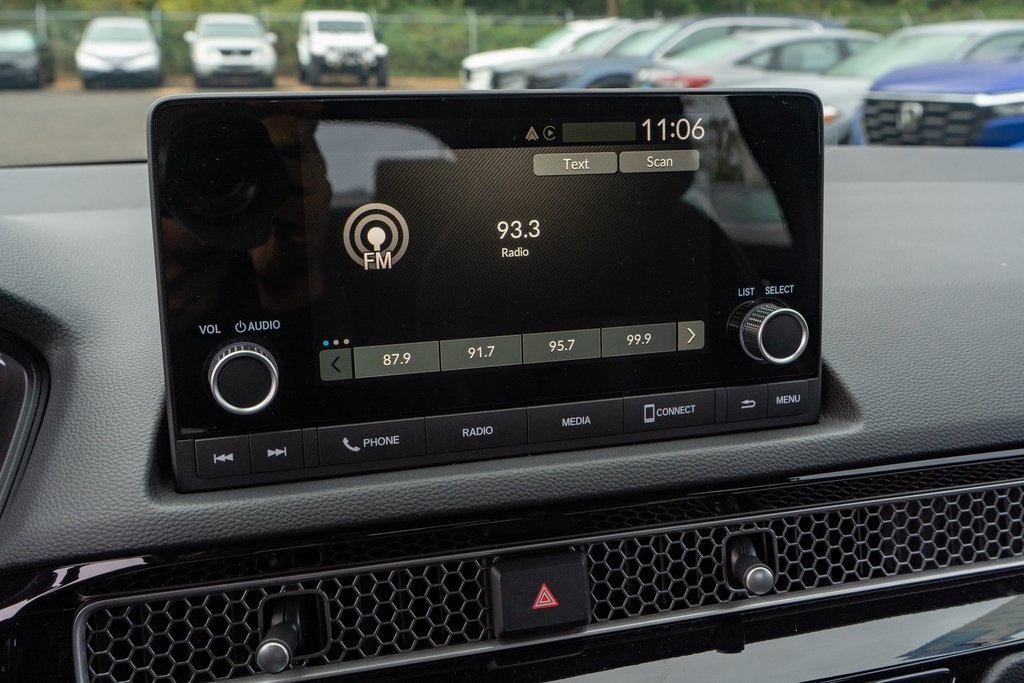 Vehicle image 24 of 27