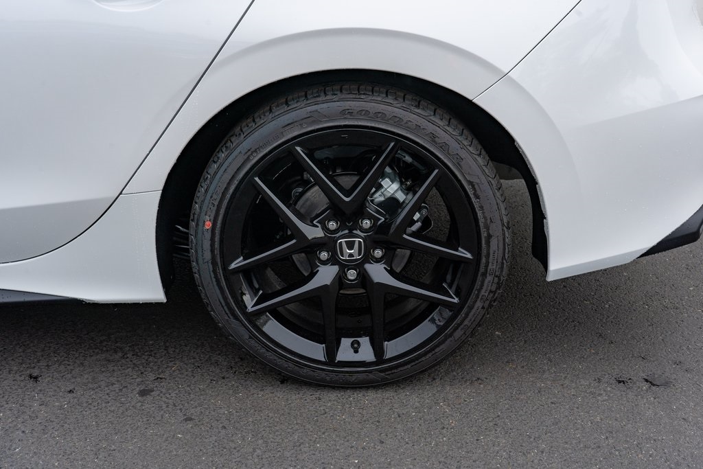 Vehicle image 10 of 27
