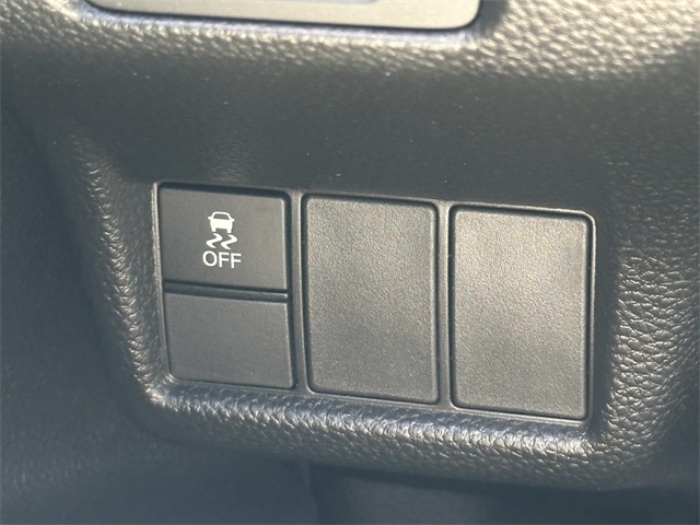 Vehicle image 27 of 30