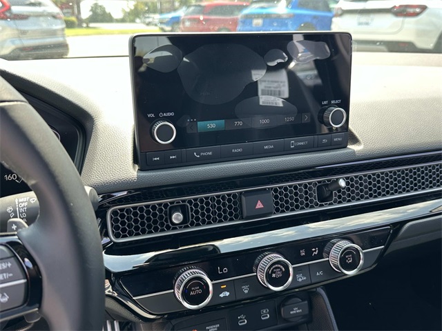 Vehicle image 21 of 30