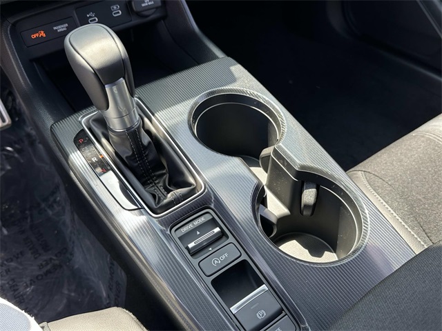 Vehicle image 23 of 30