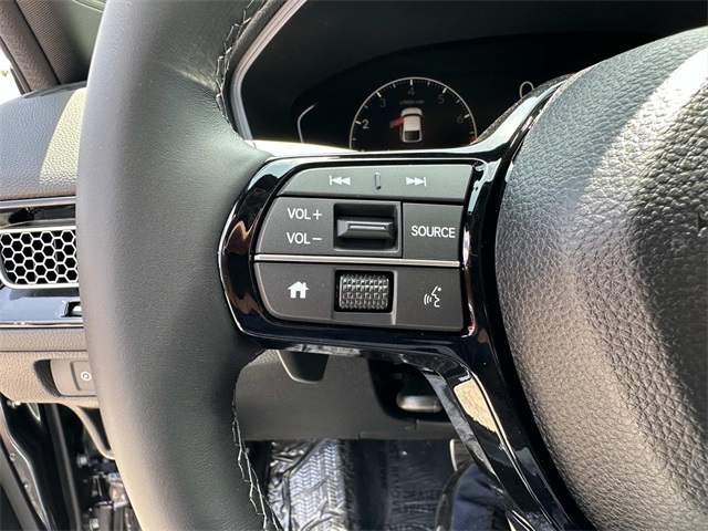 Vehicle image 17 of 30
