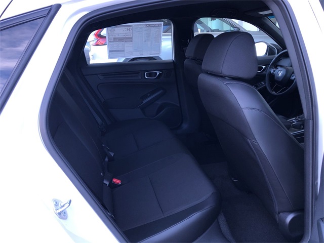 Vehicle image 12 of 14