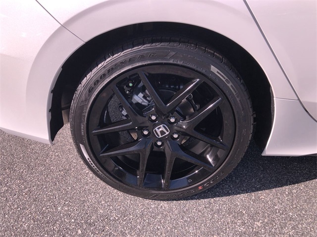 Vehicle image 7 of 14