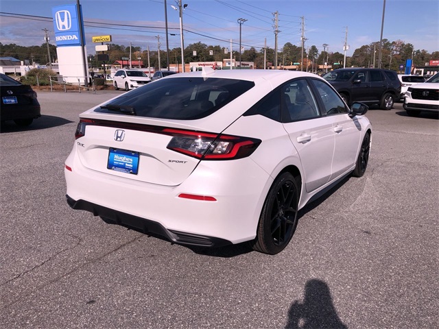 Vehicle image 4 of 14