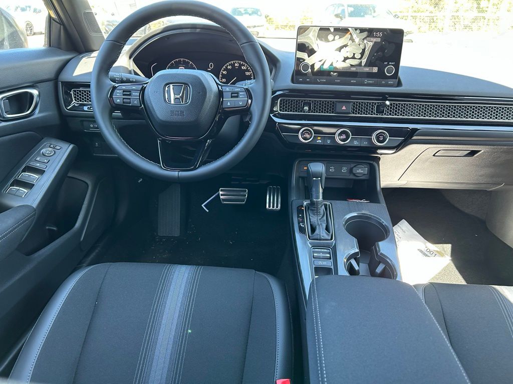 Vehicle image 23 of 28