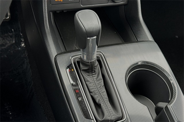Vehicle image 24 of 31